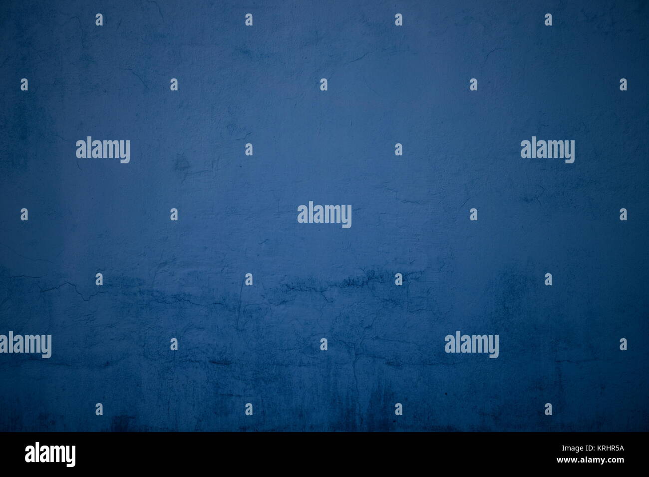 Abgenutzte alte Hintergrund Oberfläche mit blauer Farbe Stockfoto