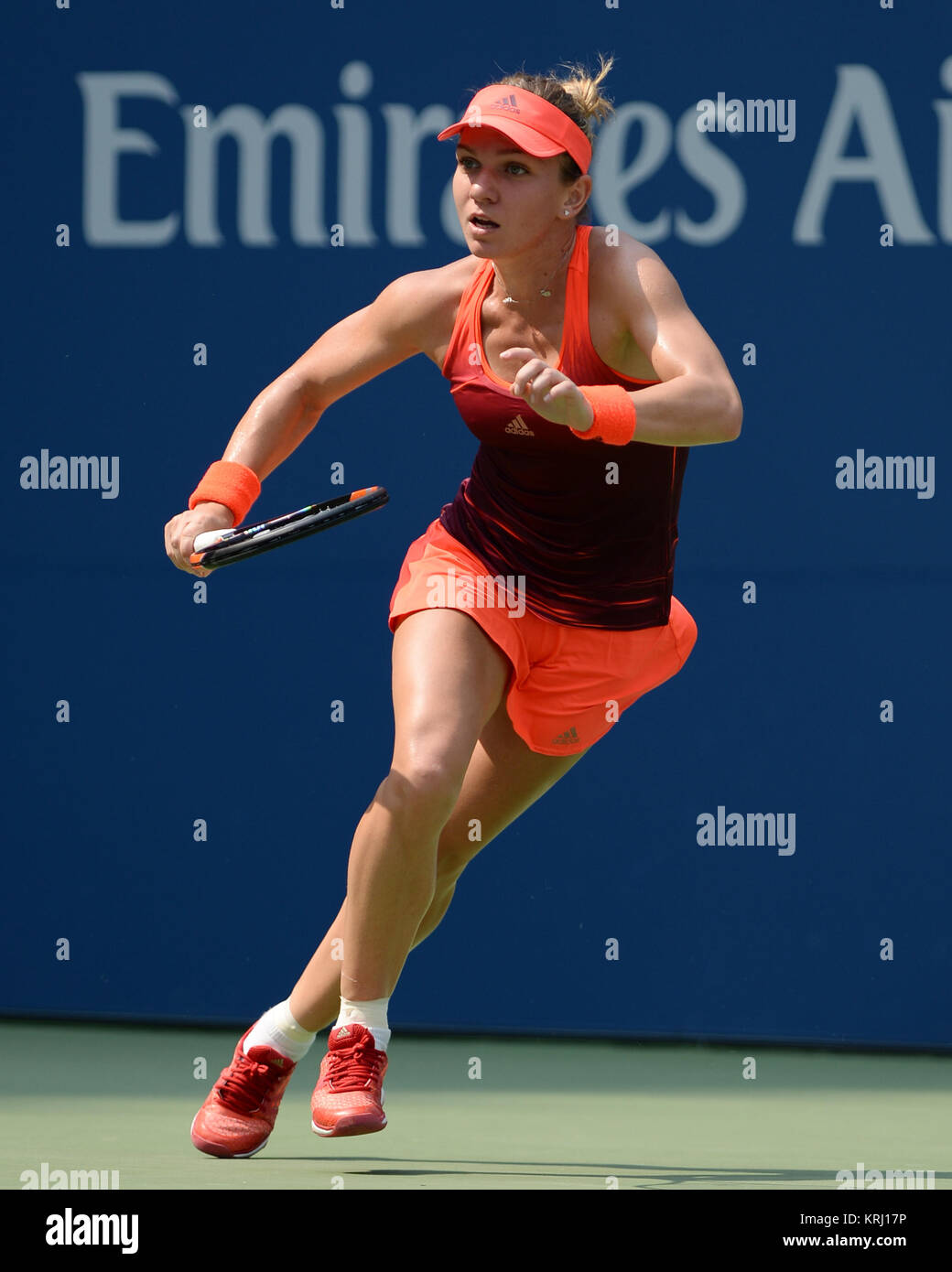 FLUSHING NY-SEPTEMBER 03: Simona Halep Vs Kateryna Bondarenko auf Arthur Ashe Stadium am USTA Billie Jean King National Tennis Center am 3. September 2015 in Flushing Queens. (Foto von Larry Marano © 2015 Stockfoto