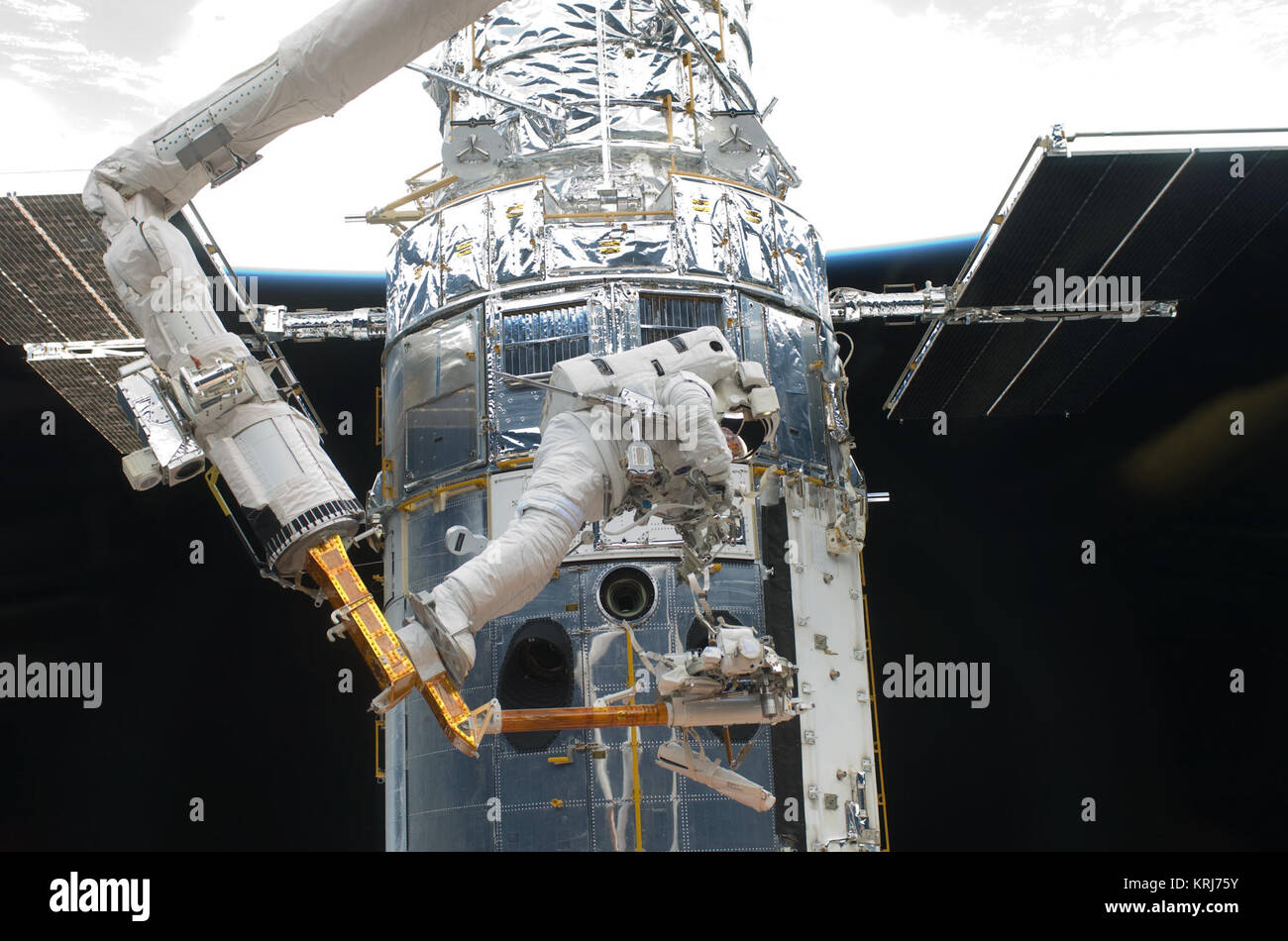 Andrew Feustel führt Arbeiten auf dem Hubble Space Telescope Stockfoto