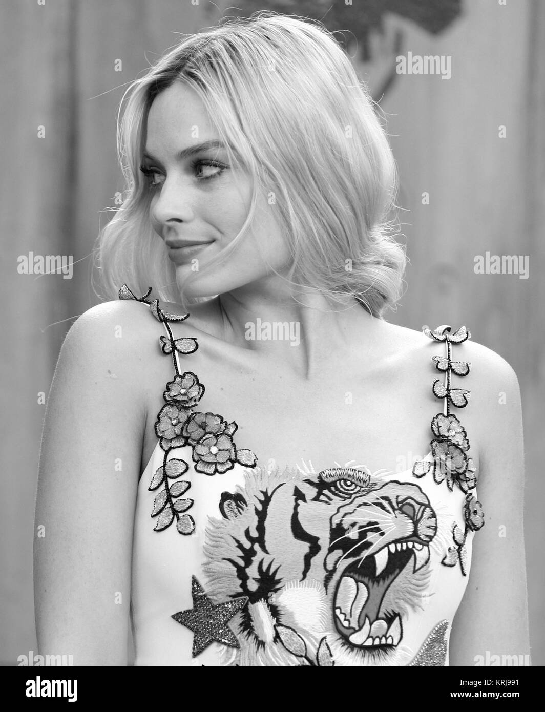 LONDON - 03.August 2016: (Bild digital geändert werden monochrom) Margot Robbie besucht die Suicide Squad Film Premiere am 03.August in London 2016 Stockfoto