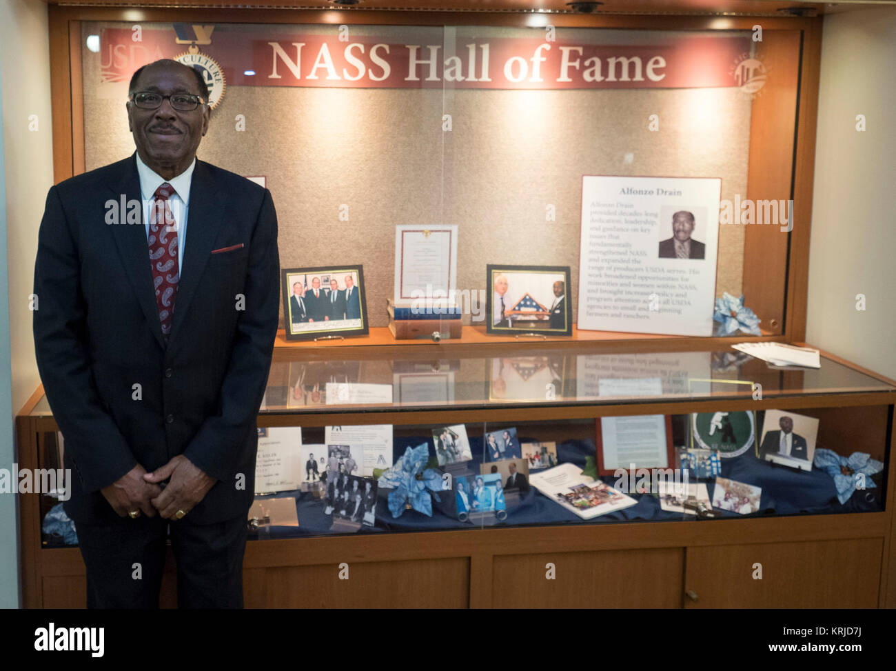 Das US-Landwirtschaftsministerium (USDA) Natürliche landwirtschaftliche Statistiken Service (NASS) die Auszeichnungen für herausragende Leistungen und Hall of Fame Induktion Zeremonie auf der Terrasse des in Washington, D.C., am Freitag, den 15. Dezember 2017 halten. Während der Zeremonie, NASS eingesetzt William (Bill) Kibler und Alfonzo Ablassen in die NASS Hall des Ruhmes und anerkannten Leistungen der Agentur sowie die hervorragende Arbeit von NASS Personal und der Nationalen Vereinigung der Staatlichen Abteilung für Landwirtschaft (NASDA) Enumeratoren. Stockfoto