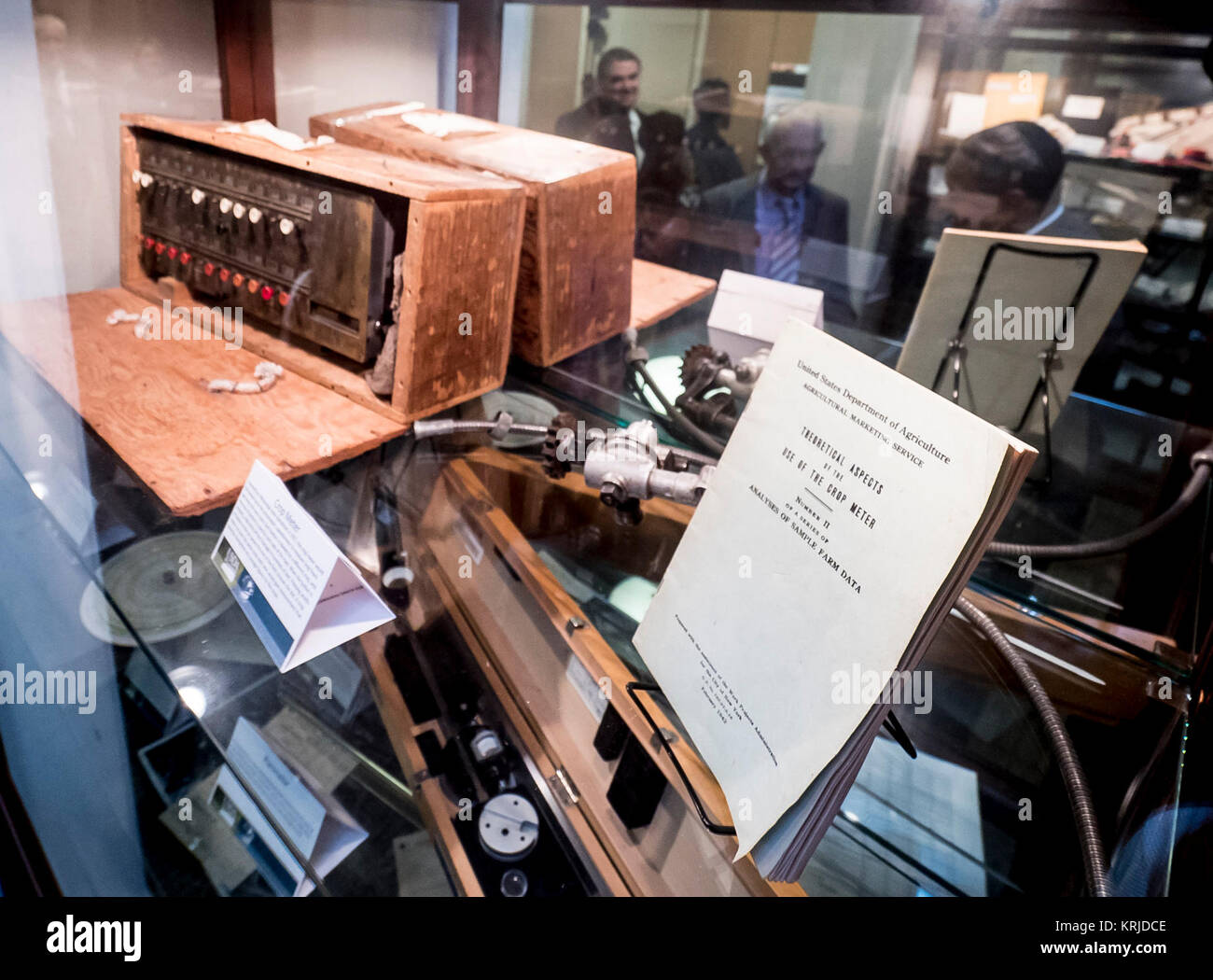 Das US-Landwirtschaftsministerium (USDA) Natürliche landwirtschaftliche Statistiken Service (NASS) die Auszeichnungen für herausragende Leistungen und Hall of Fame Induktion Zeremonie auf der Terrasse des in Washington, D.C., am Freitag, den 15. Dezember 2017 halten. Während der Zeremonie, NASS eingesetzt William (Bill) Kibler und Alfonzo Ablassen in die NASS Hall des Ruhmes und anerkannten Leistungen der Agentur sowie die hervorragende Arbeit von NASS Personal und der Nationalen Vereinigung der Staatlichen Abteilung für Landwirtschaft (NASDA) Enumeratoren. Stockfoto