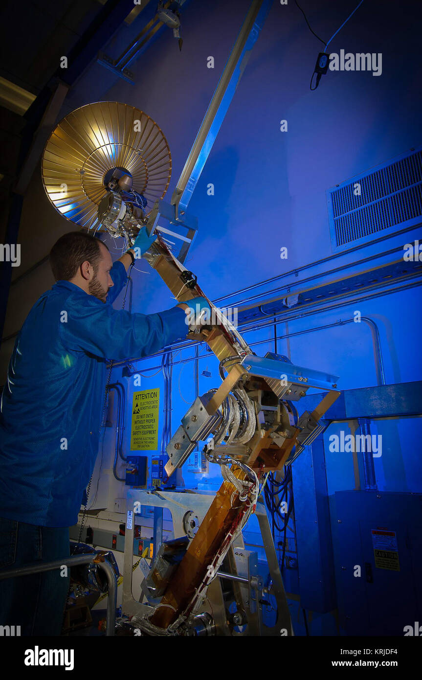 Die GPM High Gain Antenna System (HGAS) für Integration und Test am Goddard Space Flight Center. Credit: Craig E. Huber, Chief Engineer SGT Inc, NASA Goddard Space Flight Center der Globalen Niederschlagsmessung (GPM) Mission ist eine internationale Partnerschaft Co - geführt von der NASA und der Japan Aerospace Exploration Agency (JAXA), next-generation globale Beobachtungen der Niederschlag aus dem Weltraum. GPM wird die globale Regen, Schnee und Eis besser unser Klima und Wetter verstehen lernen und hydrometeorologischen Prozesse. Ab November 2013 der GPM Core Sternwarte ist in der letzten St Stockfoto