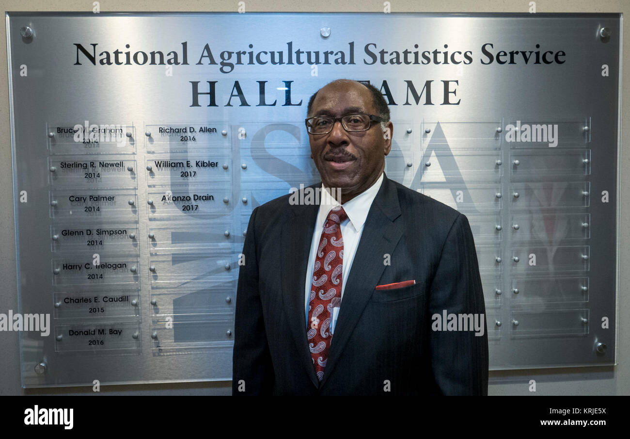 Das US-Landwirtschaftsministerium (USDA) Natürliche landwirtschaftliche Statistiken Service (NASS) die Auszeichnungen für herausragende Leistungen und Hall of Fame Induktion Zeremonie auf der Terrasse des in Washington, D.C., am Freitag, den 15. Dezember 2017 halten. Während der Zeremonie, NASS eingesetzt William (Bill) Kibler und Alfonzo Ablassen in die NASS Hall des Ruhmes und anerkannten Leistungen der Agentur sowie die hervorragende Arbeit von NASS Personal und der Nationalen Vereinigung der Staatlichen Abteilung für Landwirtschaft (NASDA) Enumeratoren. Stockfoto