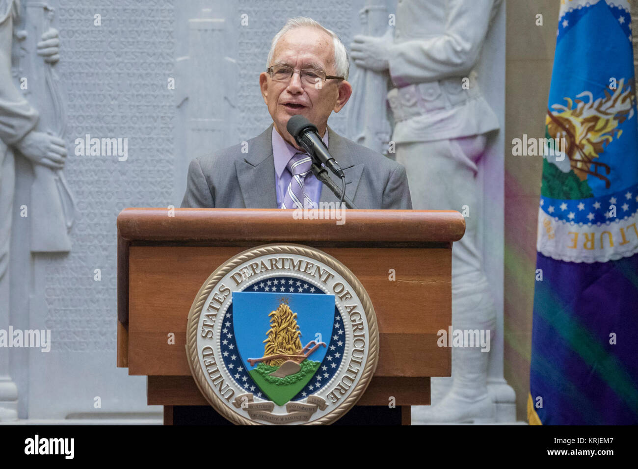 Das US-Landwirtschaftsministerium (USDA) Natürliche landwirtschaftliche Statistiken Service (NASS) die Auszeichnungen für herausragende Leistungen und Hall of Fame Induktion Zeremonie auf der Terrasse des in Washington, D.C., am Freitag, den 15. Dezember 2017 halten. Während der Zeremonie, NASS eingesetzt William (Bill) Kibler und Alfonzo Ablassen in die NASS Hall des Ruhmes und anerkannten Leistungen der Agentur sowie die hervorragende Arbeit von NASS Personal und der Nationalen Vereinigung der Staatlichen Abteilung für Landwirtschaft (NASDA) Enumeratoren. Stockfoto