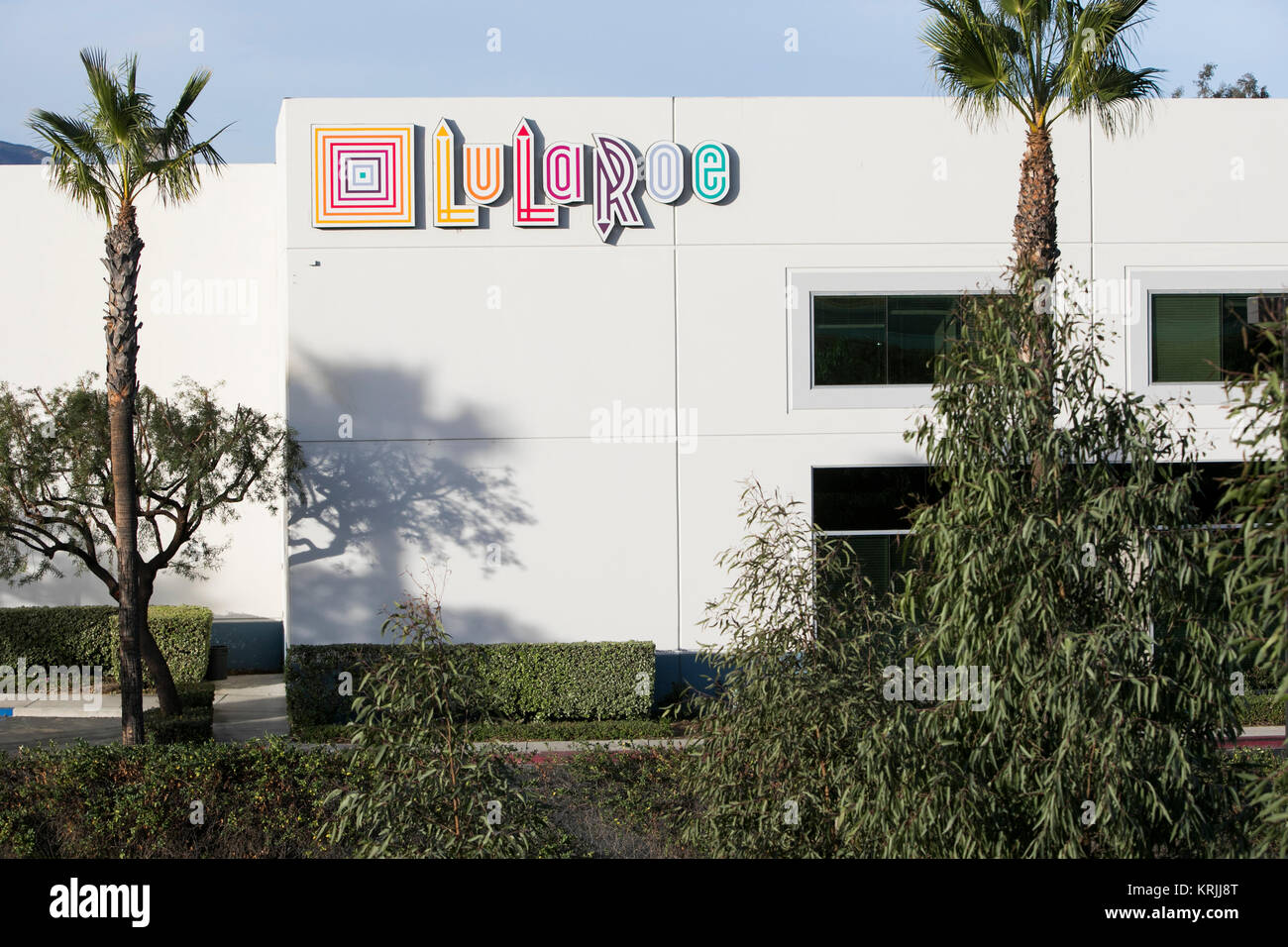 Ein logo Zeichen außerhalb des Hauptsitzes der LuLaRoe in Corona, Kalifornien am 9. Dezember 2017. Stockfoto