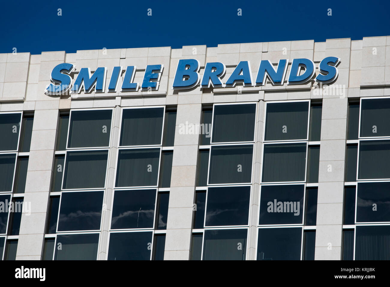 Ein logo Zeichen außerhalb des Hauptsitzes der Lächeln Brands Inc. in Irvine, Kalifornien, am 9. Dezember 2017. Stockfoto