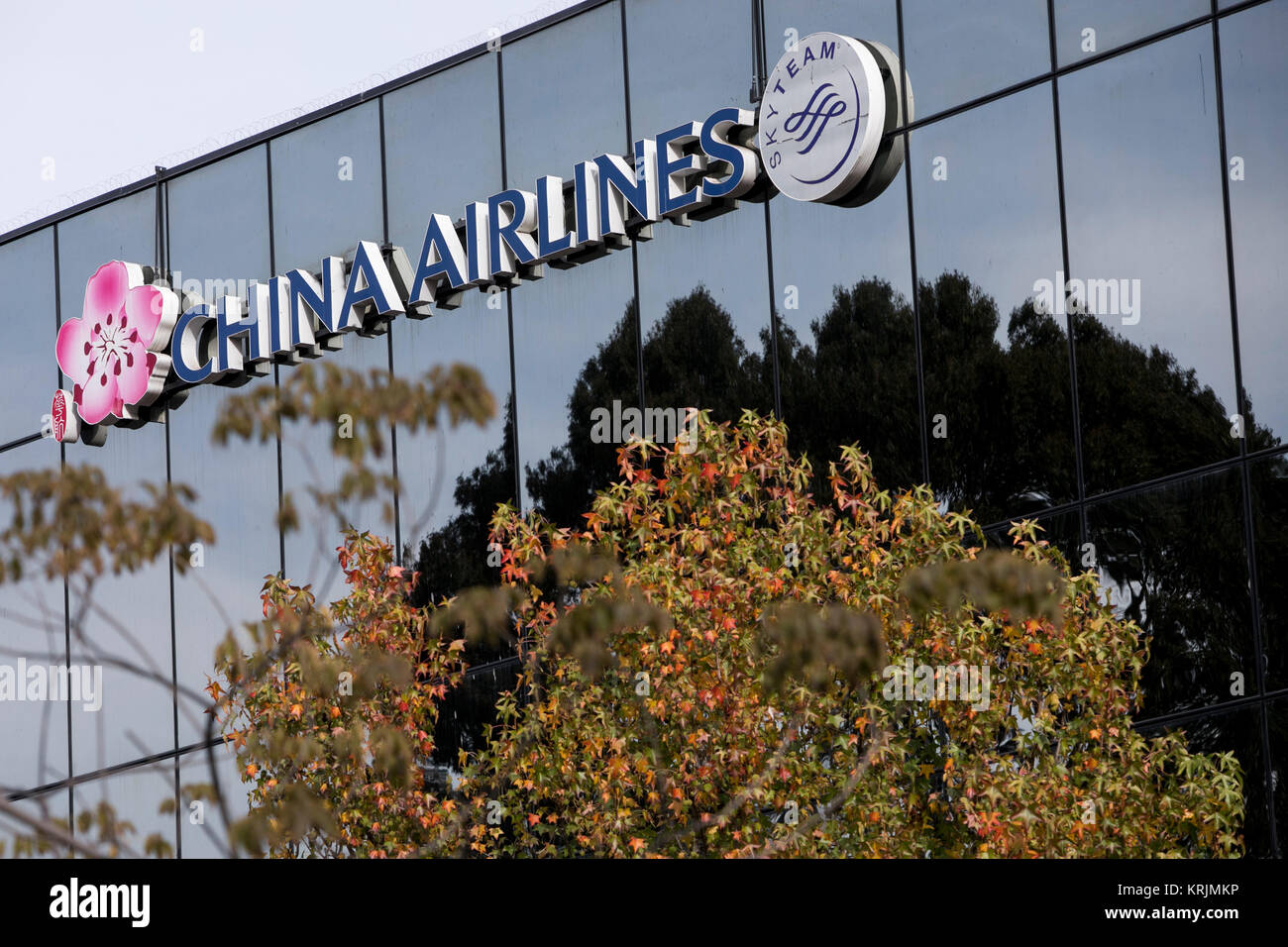 Ein logo Zeichen außerhalb einer Einrichtung, die von China Airlines in El Segundo, Kalifornien besetzt, am 10. Dezember 2017. Stockfoto