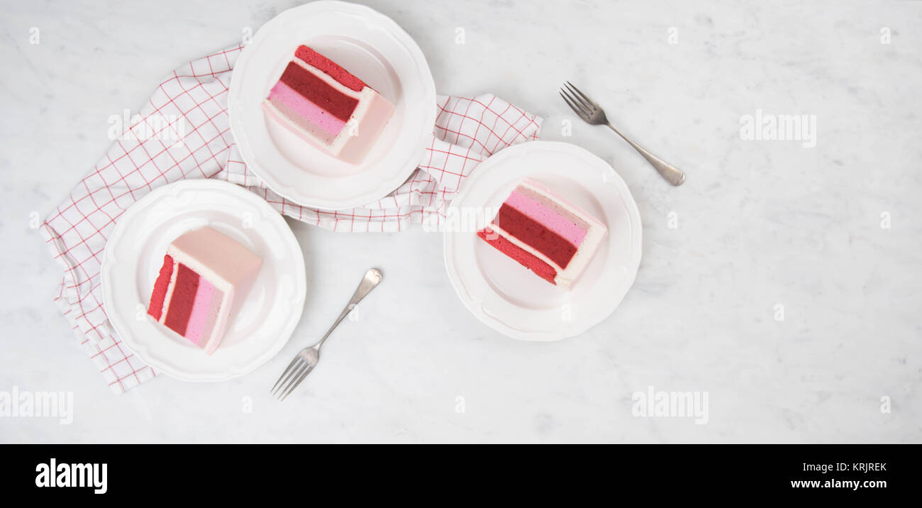 Glutenfreie Mousse Cake mit Beeren Stockfoto