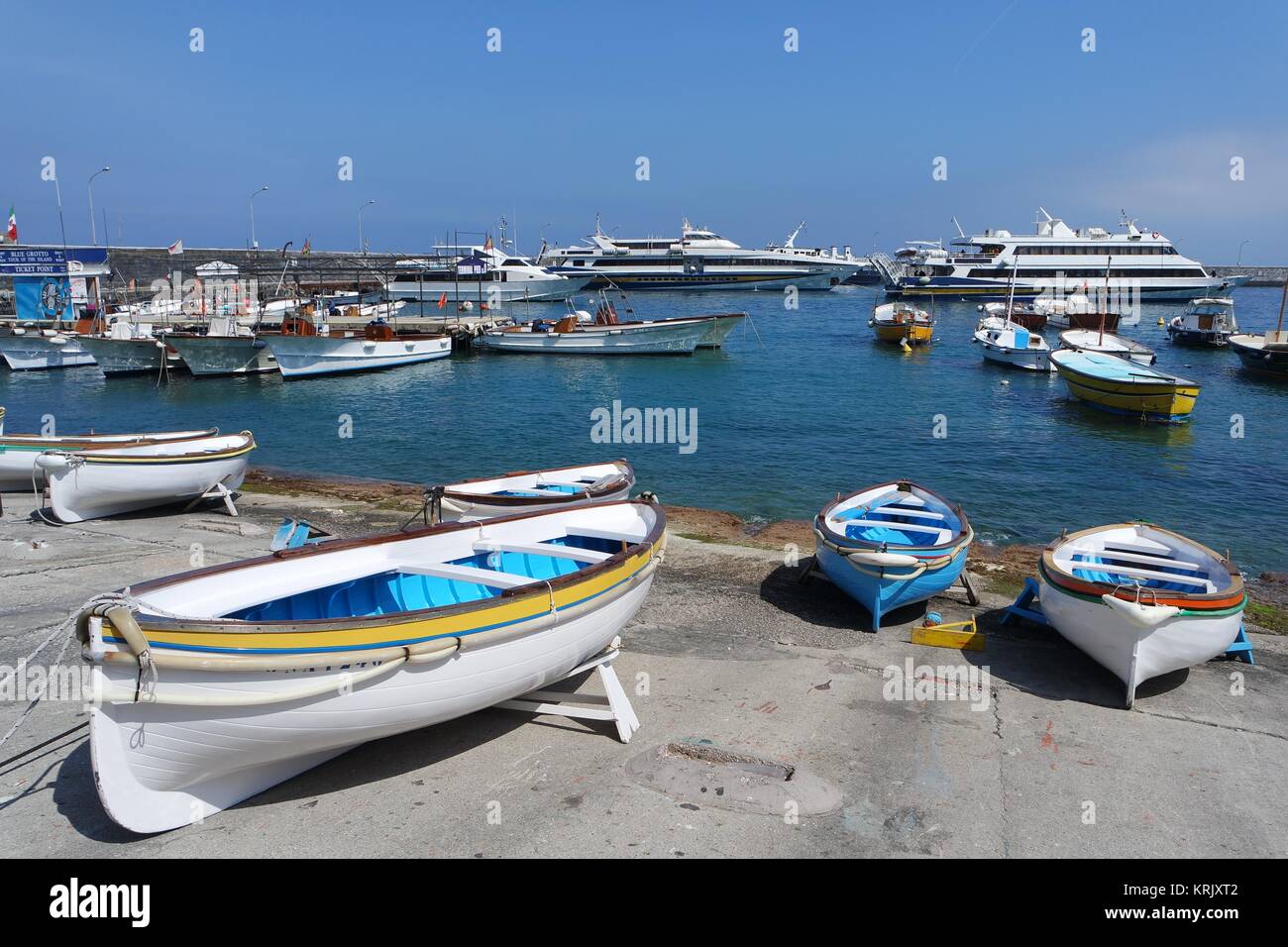 Boote auf Capri Stockfoto