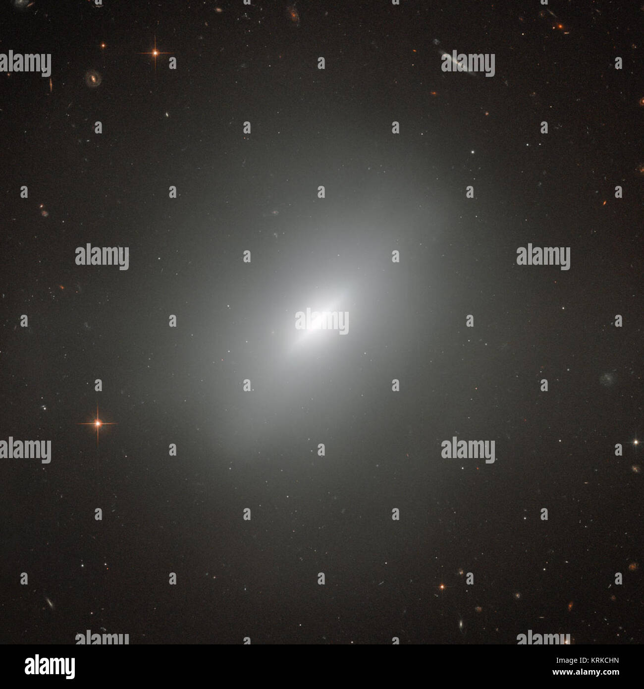 Ngc 3610 Fotos und Bildmaterial in hoher Auflösung Alamy
