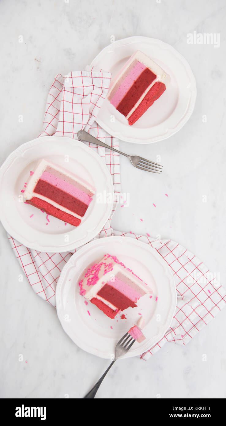 Glutenfreie Mousse Cake mit Beeren Stockfoto