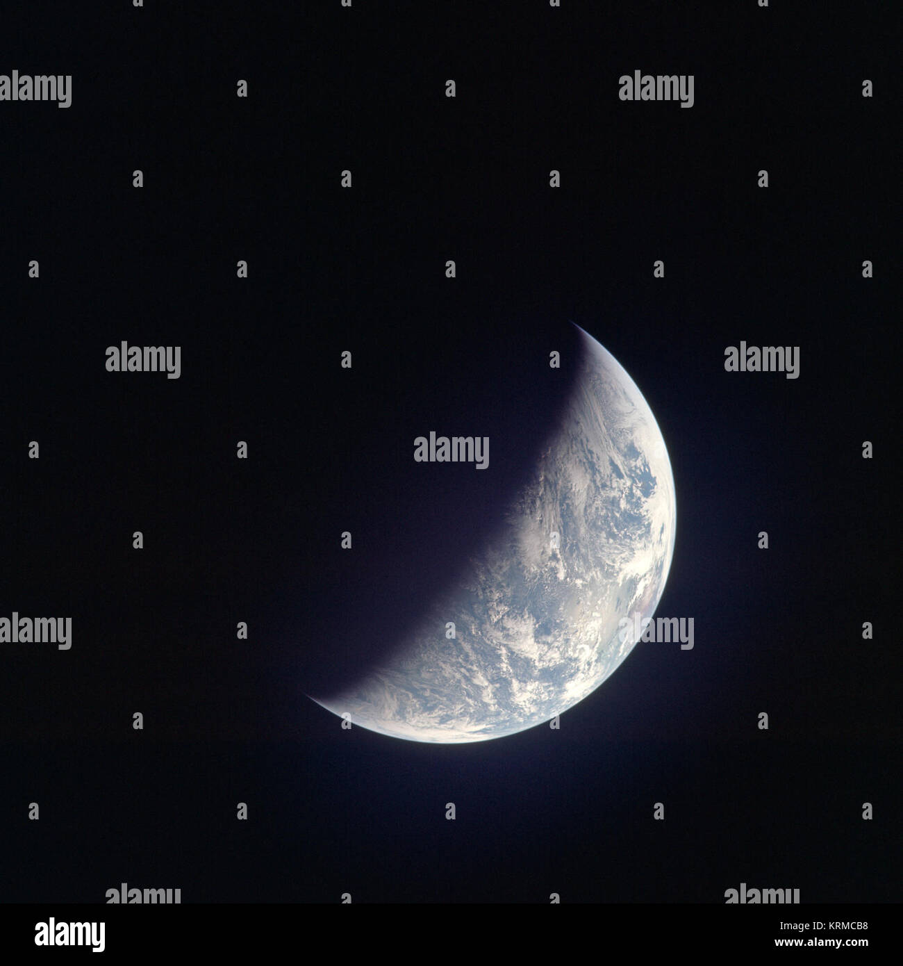 Ein Blick auf ein Drittel der Erde, mit Australien am Horizont, als durch die drei Mann Besatzung von Apollo 12 fotografiert. Stockfoto