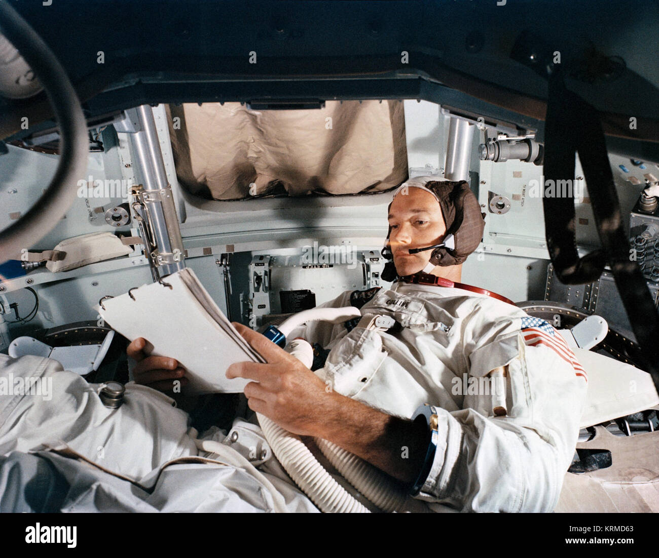 Mike, der in einem Befehl Modul Simulator Stockfoto