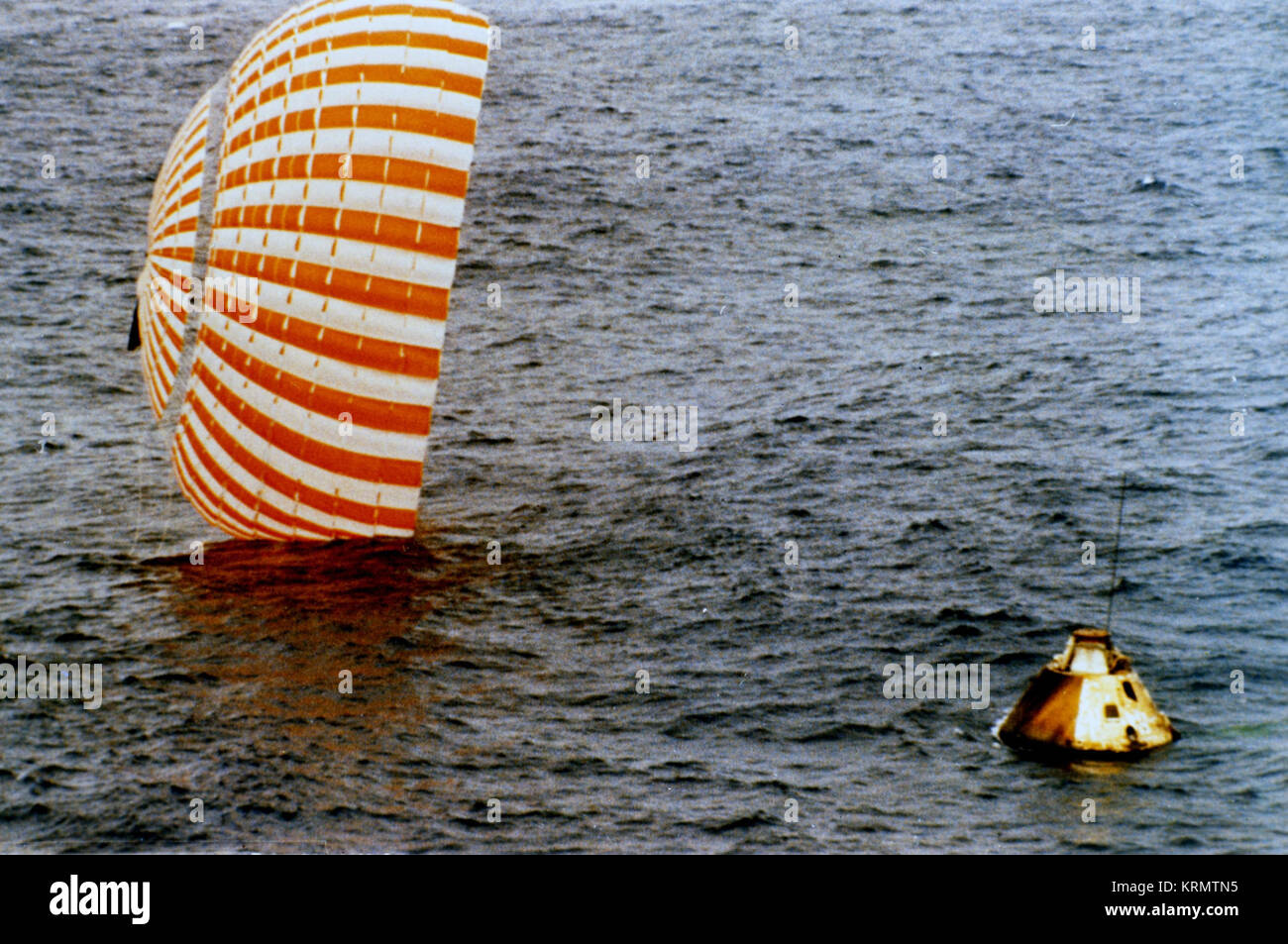 Apollo 4 Befehl Modul im Pazifischen Ozean folgende Splashdown Stockfoto
