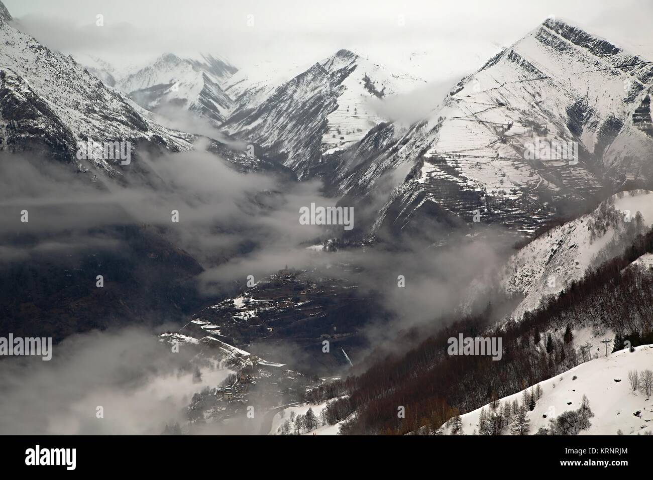 Trübe Landschaft Berge Stockfoto