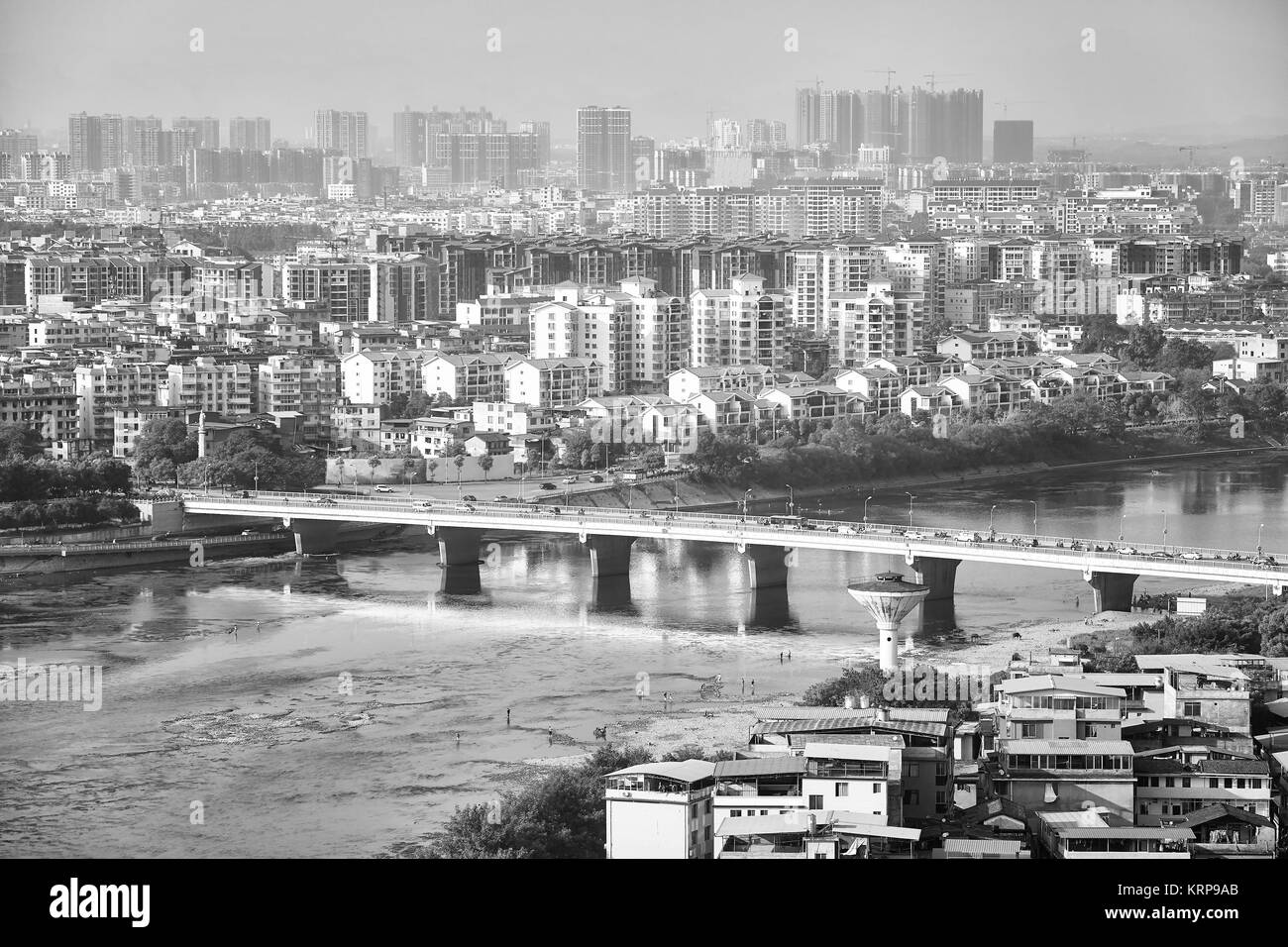 Luftbild der Stadt Guilin in Smog bedeckt, Guangxi Zhuang autonomen Region, China. Stockfoto