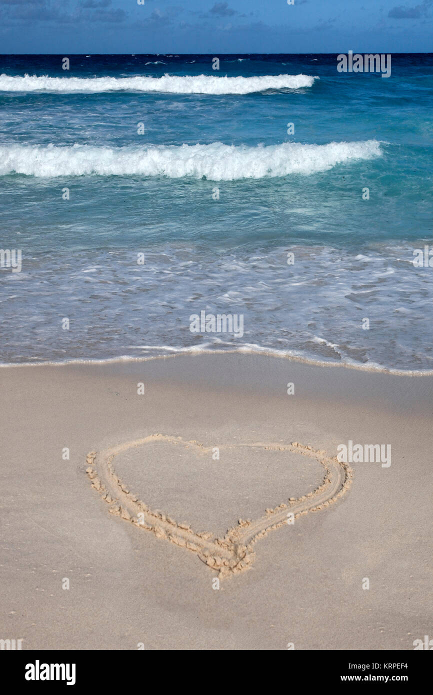 Herz im Sand geschrieben, Grand Anse Beach, Ostküste, La Digue, Seychellen, Indischer Ozean, Afrika Stockfoto