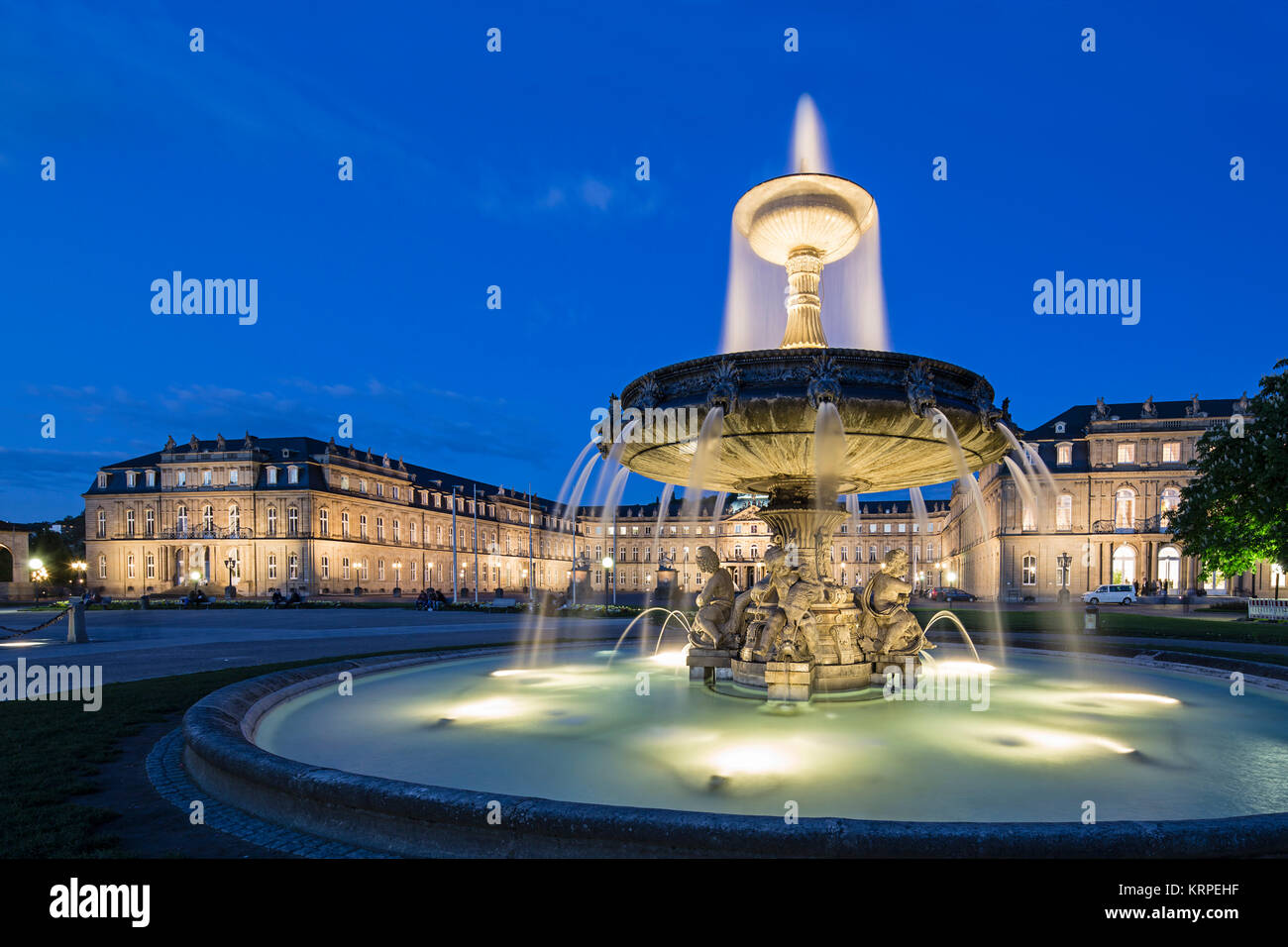 Schloss Platz mit Brunnen, Neues Schloss, Stuttgart, Baden-Wuerttemberg, Deutschland Stockfoto