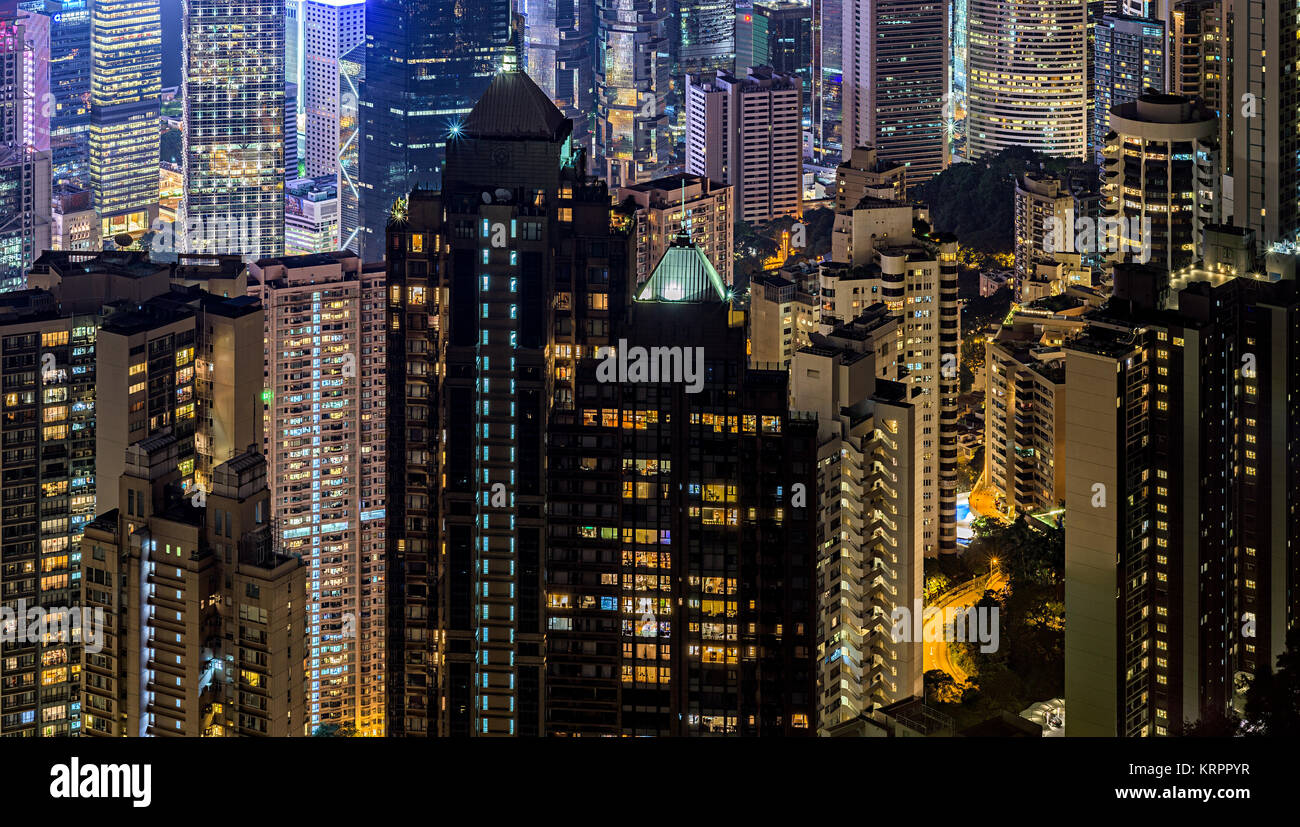 Panorama-aufnahme von Hong Kong bei Nacht von Victoria Peak Stockfoto