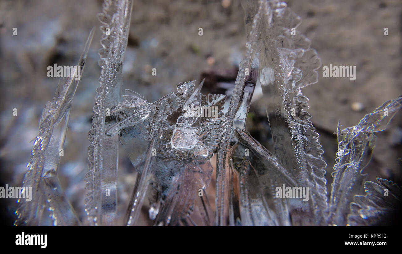 Eine sehr räumliche Zusammensetzung durch das Eis, mit lustigen-temperierten Landschaft. Banner von einem Science-Fiction-Film. Stockfoto