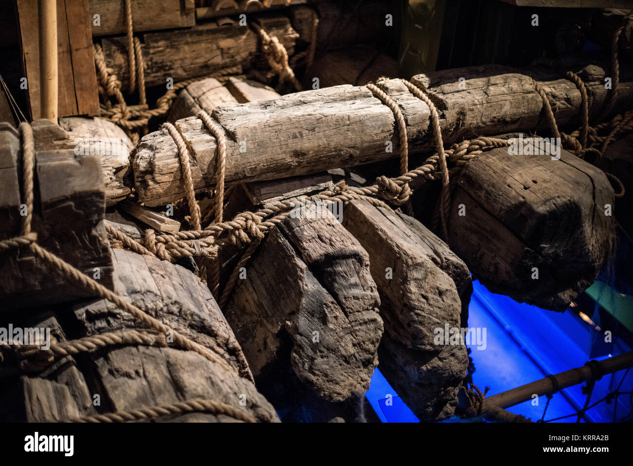 OSLO, Norwegen - Das Kon-Tiki-Museum in Oslo ist Die Kon-Tiki Expedition gewidmet, einer 1947 Reise mit dem Floß über den Pazifik von Südamerika zu den Polynesischen Inseln, geführt durch norwegische Forscher und Schriftsteller Thor Heyerdahl. Das Museum zeigt den ursprünglichen Kon-Tiki aus Balsaholz Schiff sowie die Ra II, ein Boot überwiegend aus Schilf, Heyerdahl aus Nordafrika in die Karibik gesegelt. Stockfoto