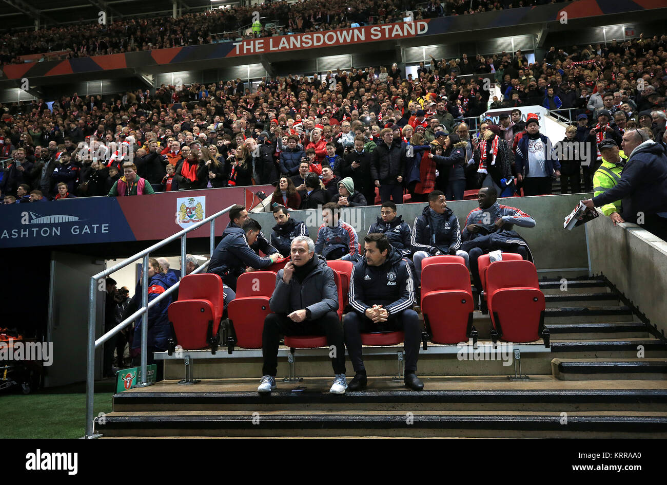 Manchester United Manager Jose Mourinho (links) und Assistentin Rui Faria während der carabao Cup Viertelfinale an Ashton Gate, Bristol. Stockfoto