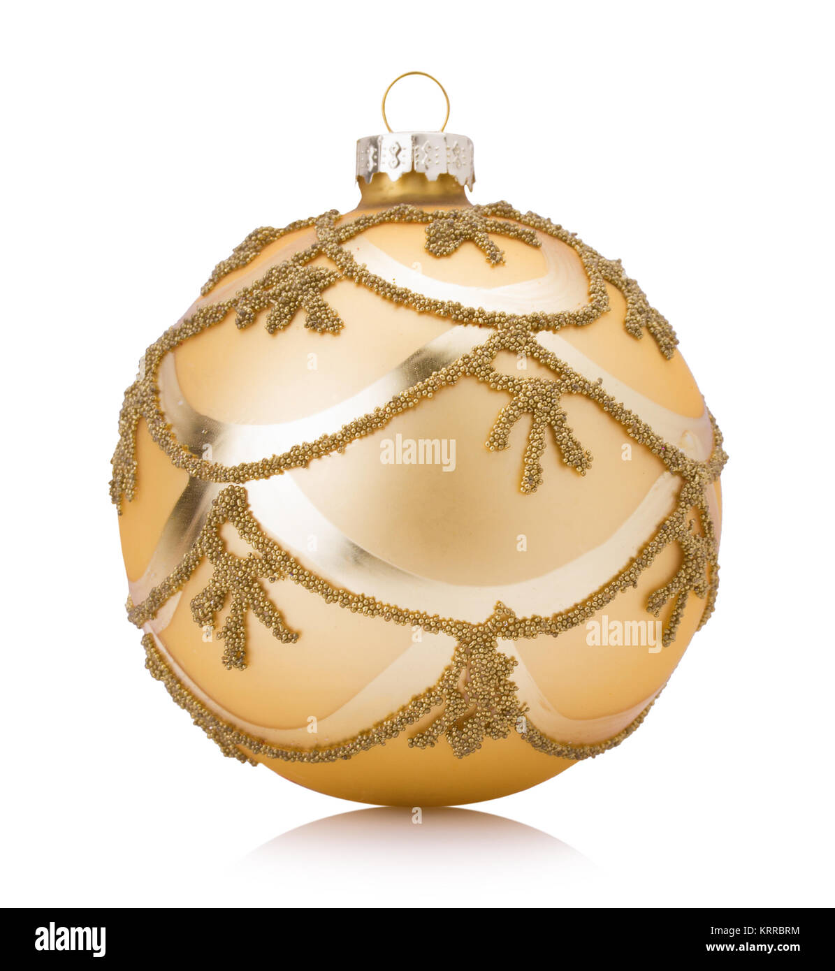 Goldenen Weihnachtsbaum Kugel auf einem weißen Hintergrund. Stockfoto