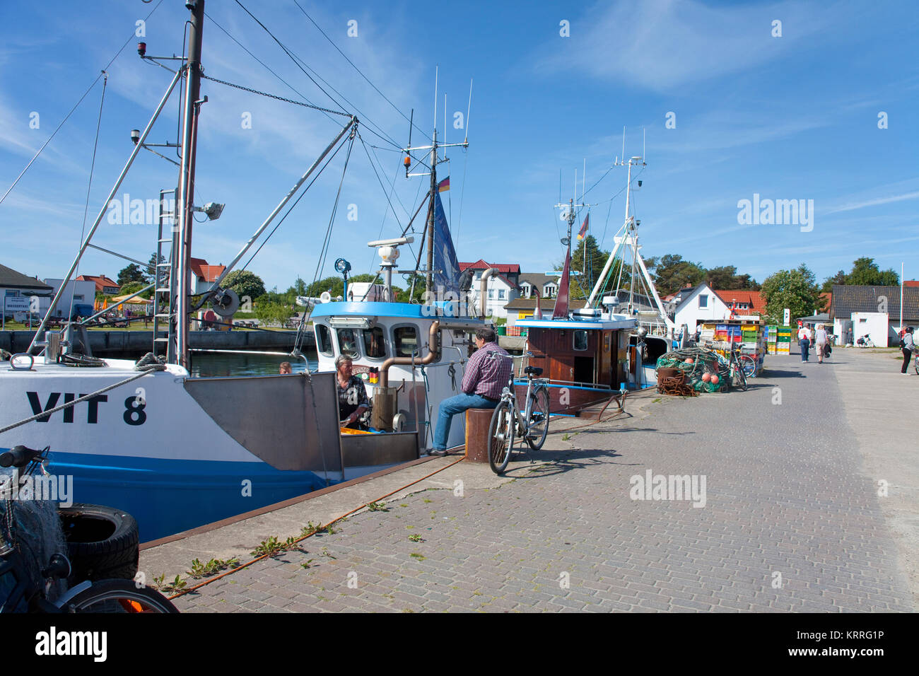 Fischkutter im Hafen von Vitte, Insel Hiddensee, Mecklenburg-Vorpommern, Ostsee, Deutschland, Europa Stockfoto