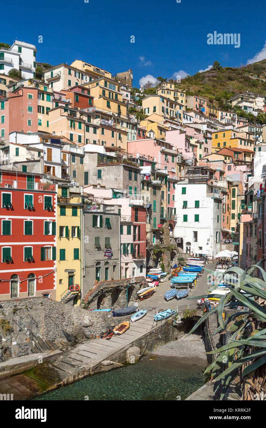 Der Klippe Dorf Riomaggiore, Cinque Terre, Italien, Europa. Stockfoto