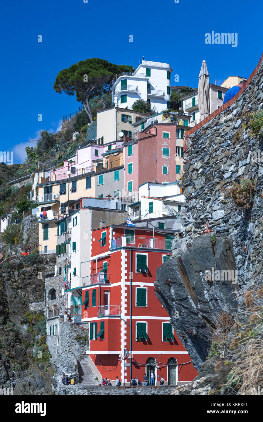 Der Klippe Dorf Riomaggiore, Cinque Terre, Italien, Europa. Stockfoto