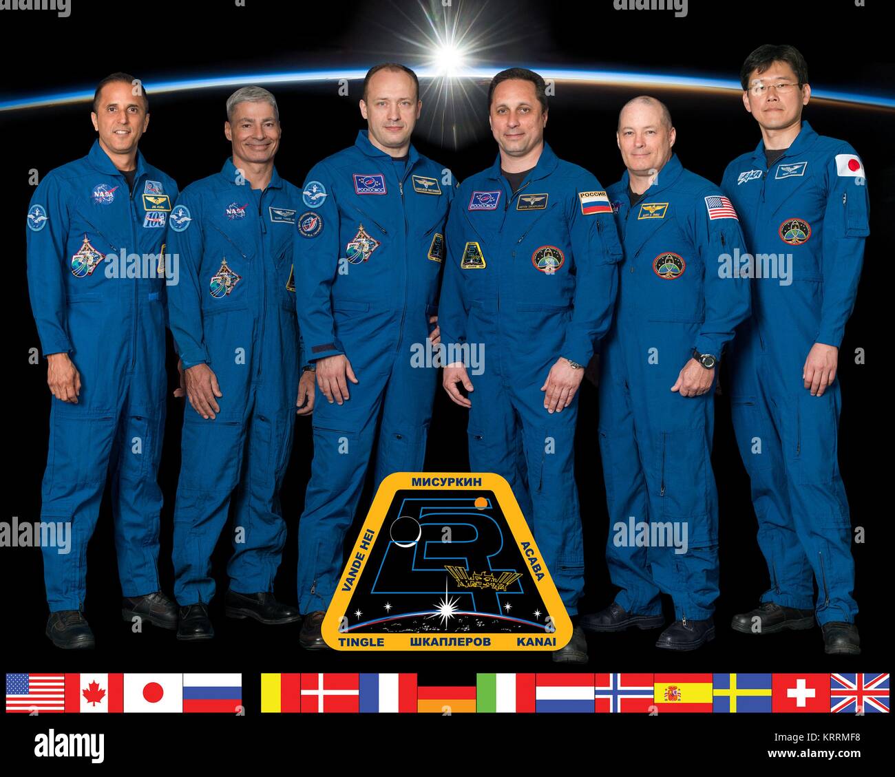 Offizielles Portrait der NASA ISS Expedition 54 prime Besatzungsmitglieder (L-R) amerikanische Astronauten Joe Acaba, Mark Vande Hei, russische Kosmonauten Alexander Misurkin und Anton Shkaplerov von Roskosmos, US-amerikanischer Astronaut Scott Prickeln, und der japanische Astronaut Norishige Kanai der Japan Aerospace Exploration Agency (JAXA) am Johnson Space Center Mai 8, 2017 in Houston, Texas. Stockfoto