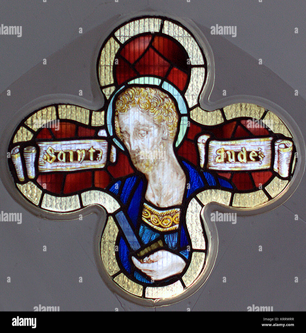 Saint Jude Schutzpatron der verlorenen Ursachen Fenster aus buntem Glas. Stockfoto