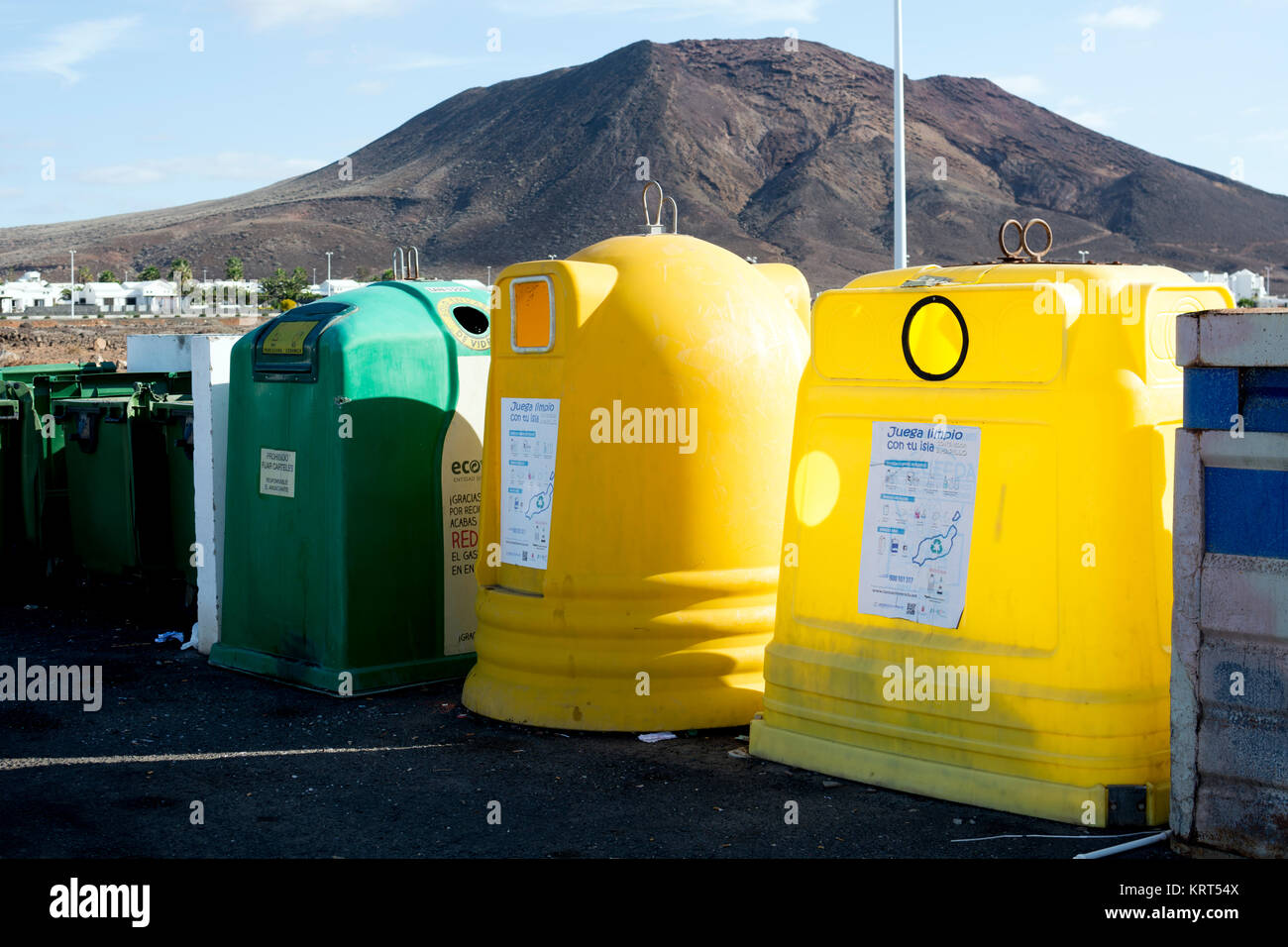 Öffentliche Nutzung Recycling Bins, Lanzarote, Kanarische Inseln, Spanien Stockfoto