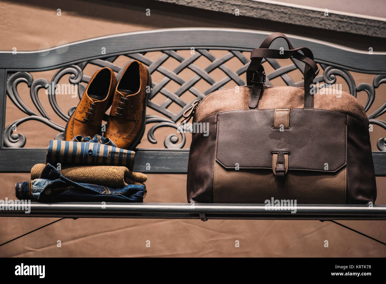 Herrenschuhe und Accessoires Stockfoto