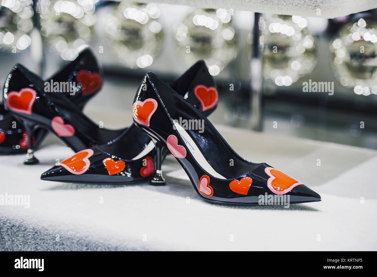 Shoe shopping italy Fotos und Bildmaterial in hoher Auflösung Alamy