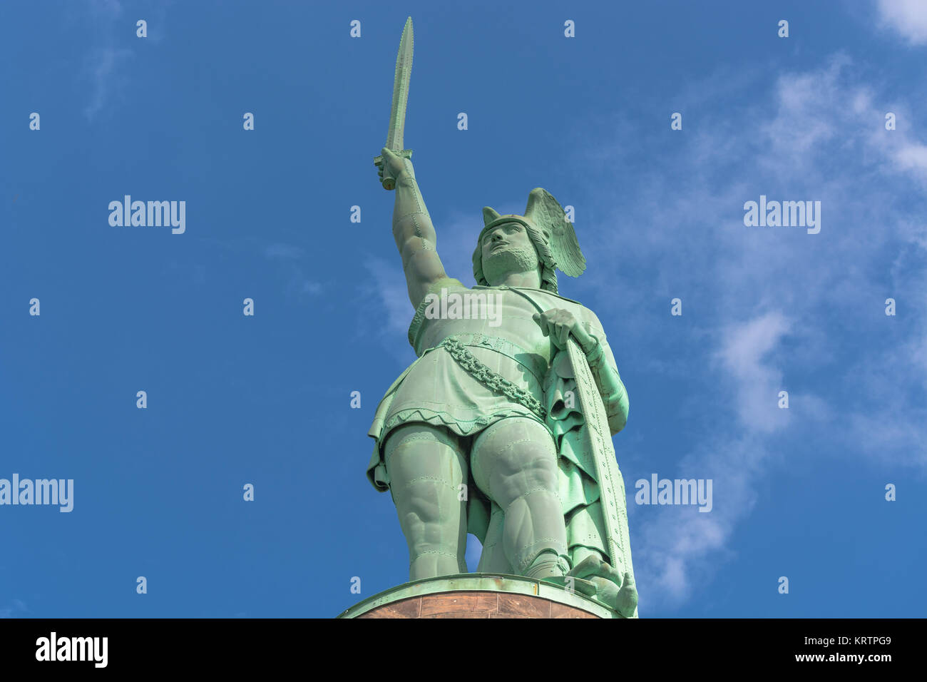 Statue des Cheruskerfürsten Arminius im Teutoburger Wald in der Nähe der Stadt Detmold, Deutschland. Stockfoto