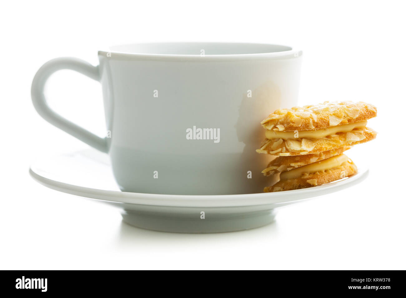 Sweet Almond cookies und Tasse Tee. Stockfoto