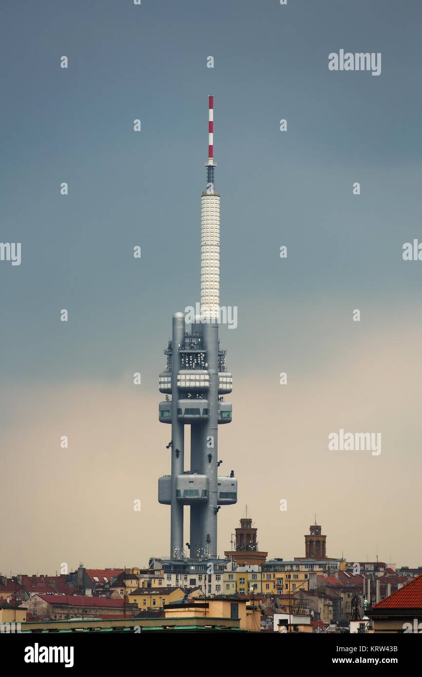 Fernsehturm, stürmischen Himmel Stockfoto