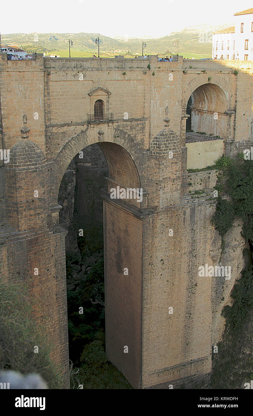 Ansicht der Puente Nuevo (Neue Brücke) in Ronda, Andalusien, Spanien. Stockfoto