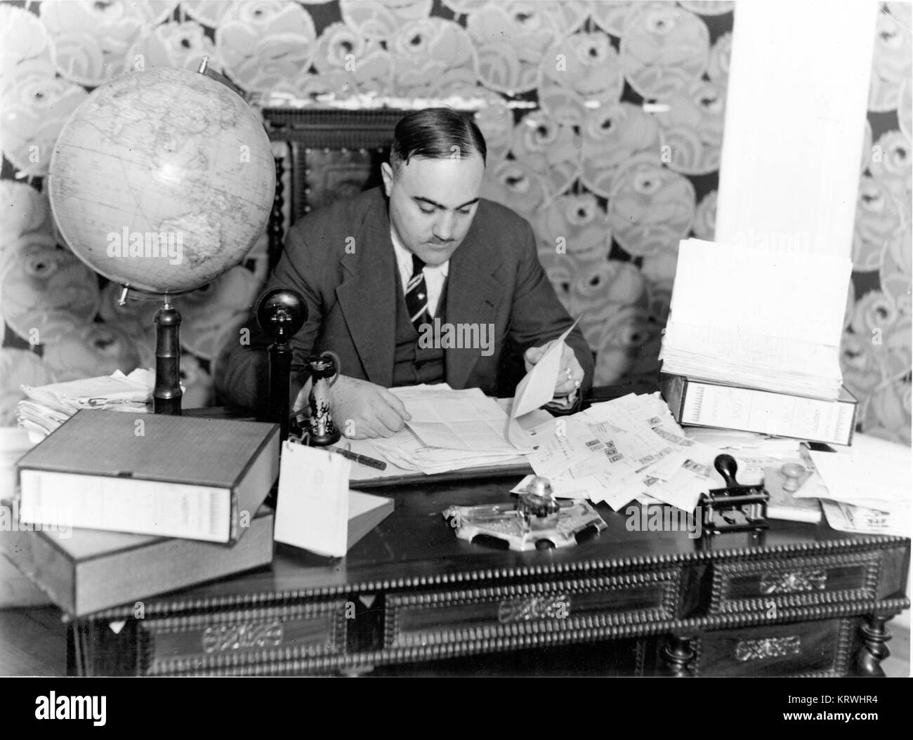 Mann bei der Arbeit, England, Großbritannien Stockfoto