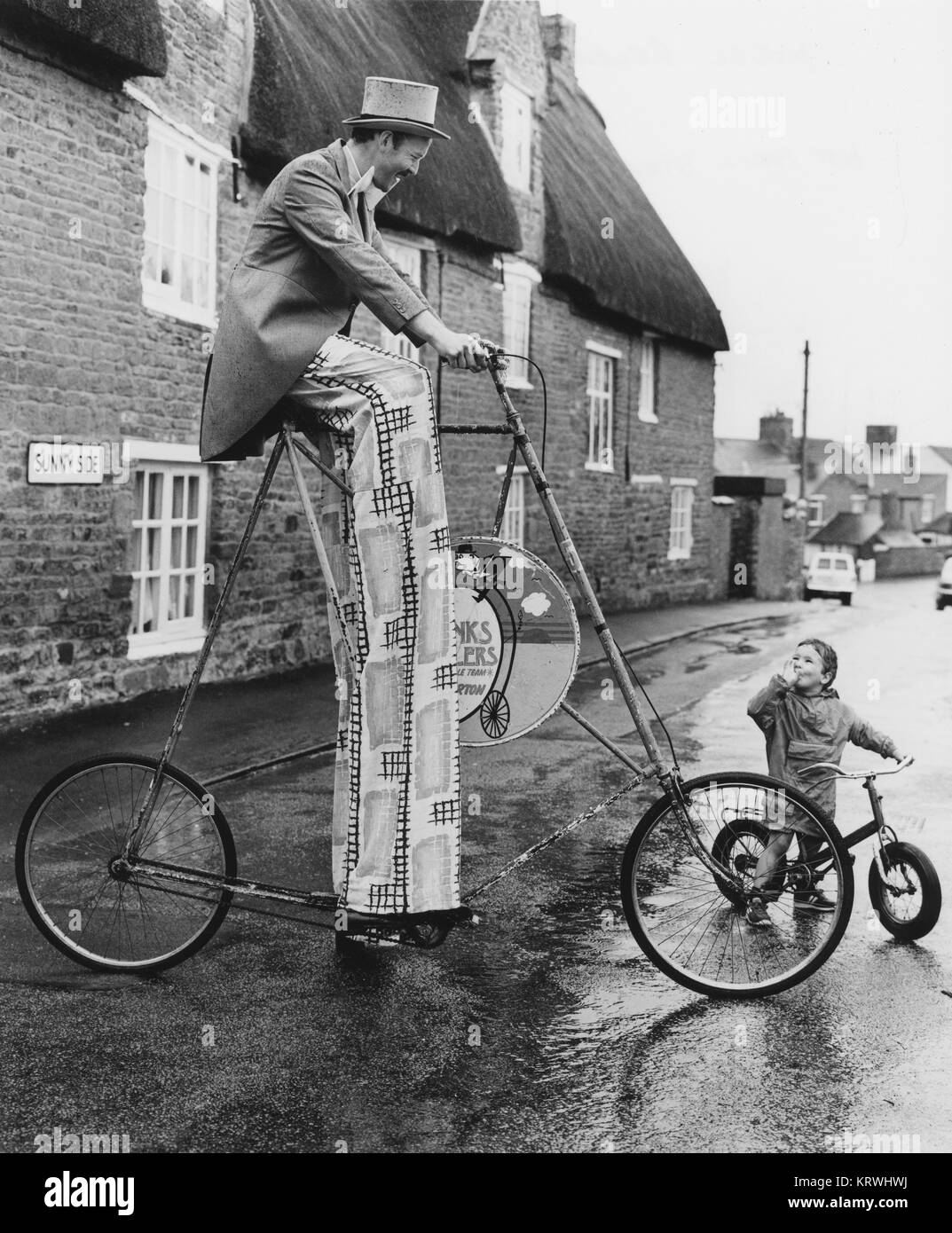 Mann auf neugierige Big Bike, England, Großbritannien Stockfoto