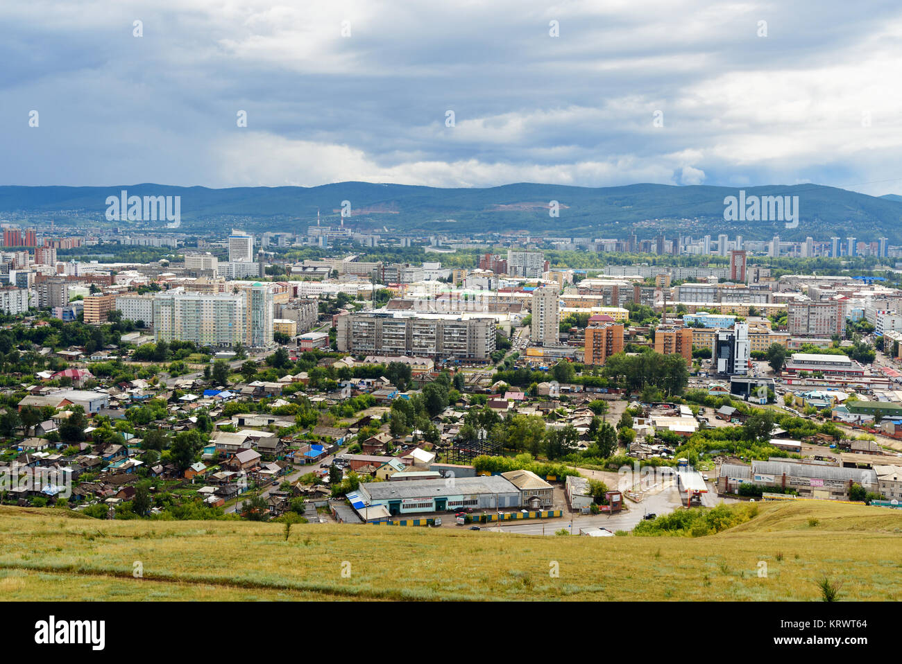 Krasnojarsk, Russland - August 9, 2017: Blick von Krasnojarsk aus ...