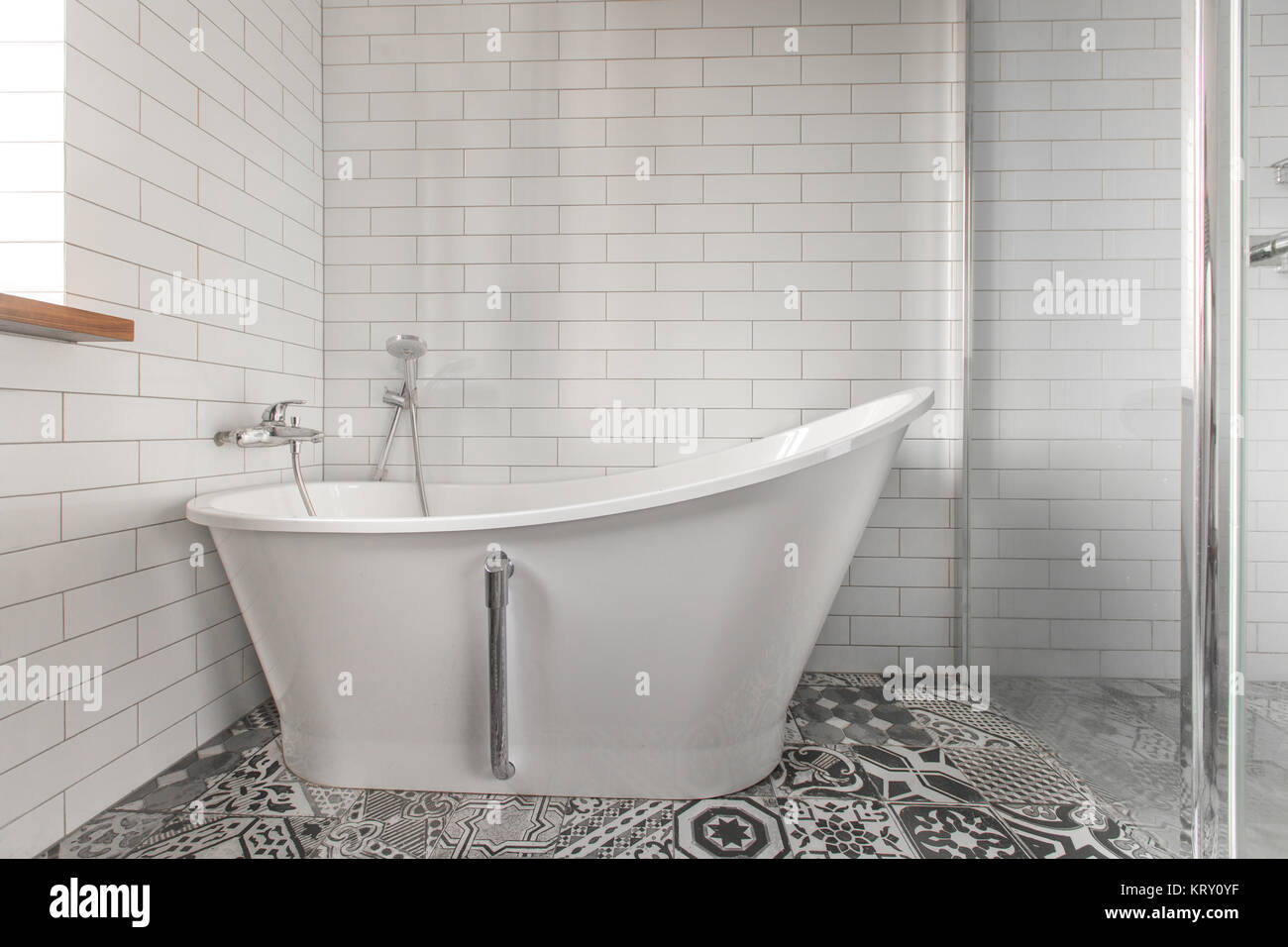 Klassische Badezimmer mit Badewanne Stockfoto
