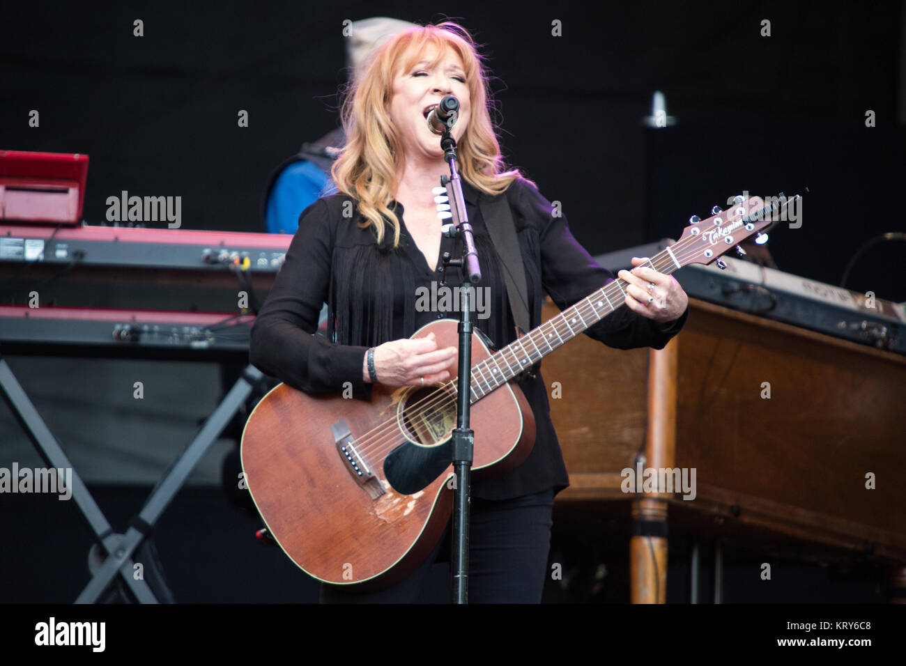 Der amerikanische Sänger, Songwriter und Musiker Bruce Springsteen führt ein Live Konzert mit seiner Band The E Street Band am Frognerparken in Oslo. Hier Gitarrist Patti Scialfa der E Street Band live auf der Bühne zu sehen ist. Norwegen, 28/07 2016. Stockfoto