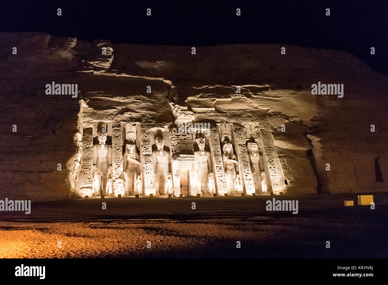 Licht und Sound Show im Nefertari Hathor Tempel, Abu Simbel, Oberägypten. Stockfoto