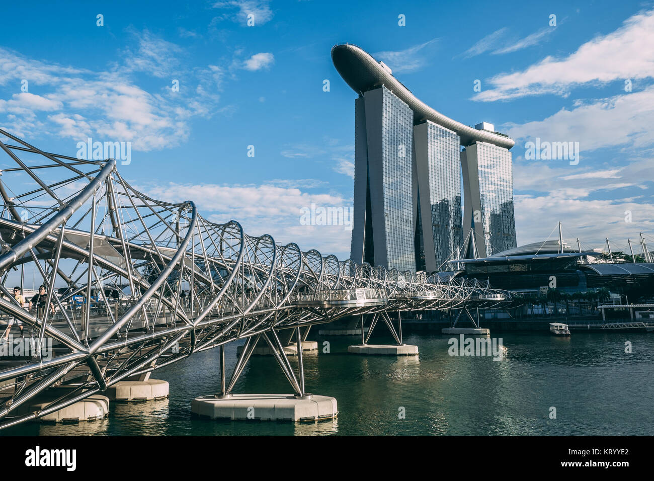 Helix Brücke zu Marina Bay Sands, Singapur Stockfoto