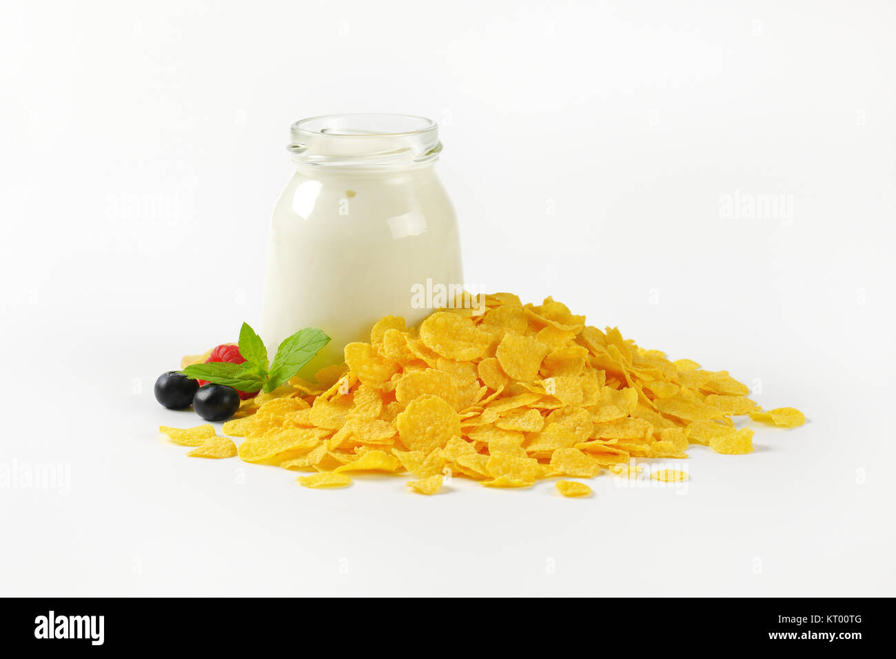 Corn Flakes und weißen Joghurt Stockfoto