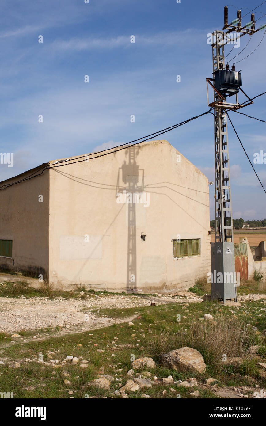 Stromversorgung Und Schatten Auf Ein Haus Stockfoto Bild