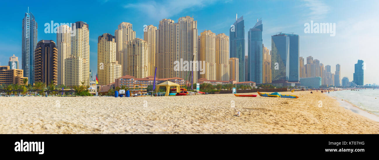 Duabi - Die Marina Hotels und der Strand. Stockfoto